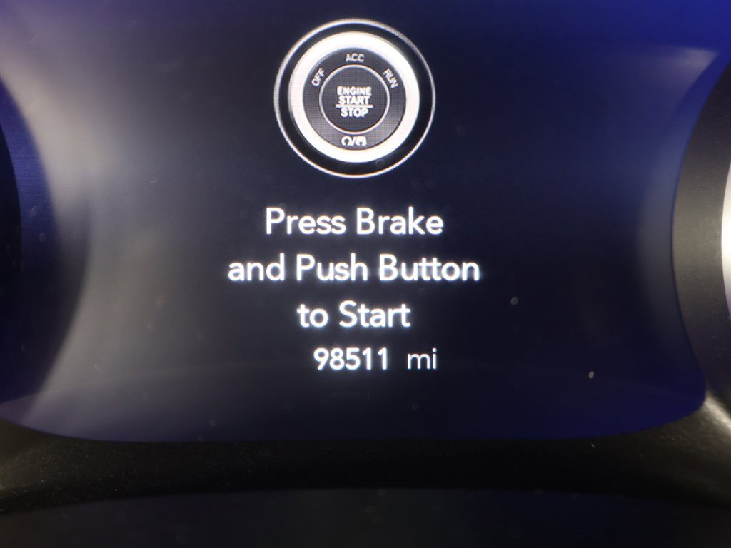 Used 2022 Chrysler Pacifica Touring-L image 37