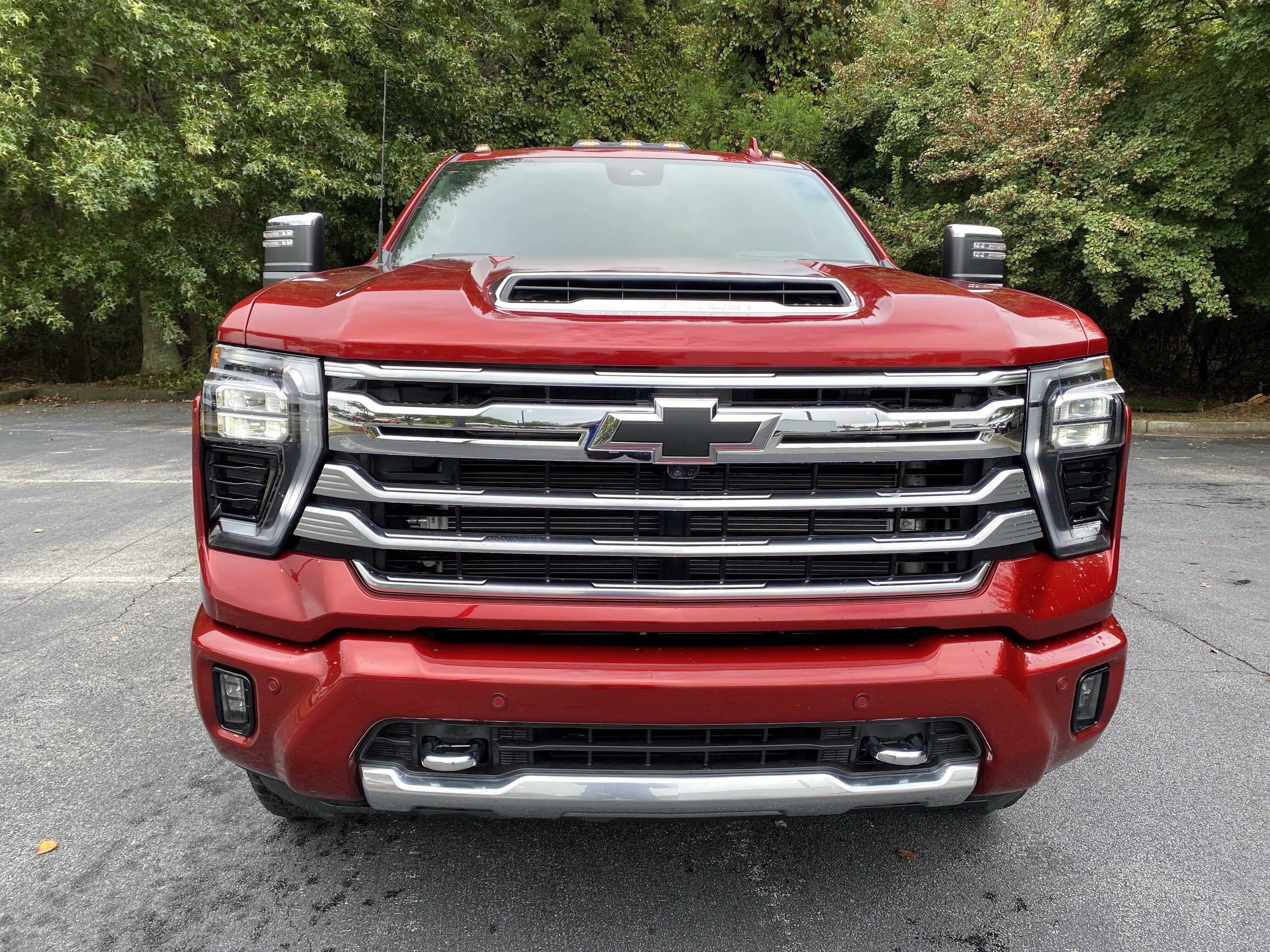 Used 2026 Chevrolet Silverado 2500 High Country w/ High Country Premium Package AWD/4WD image 3