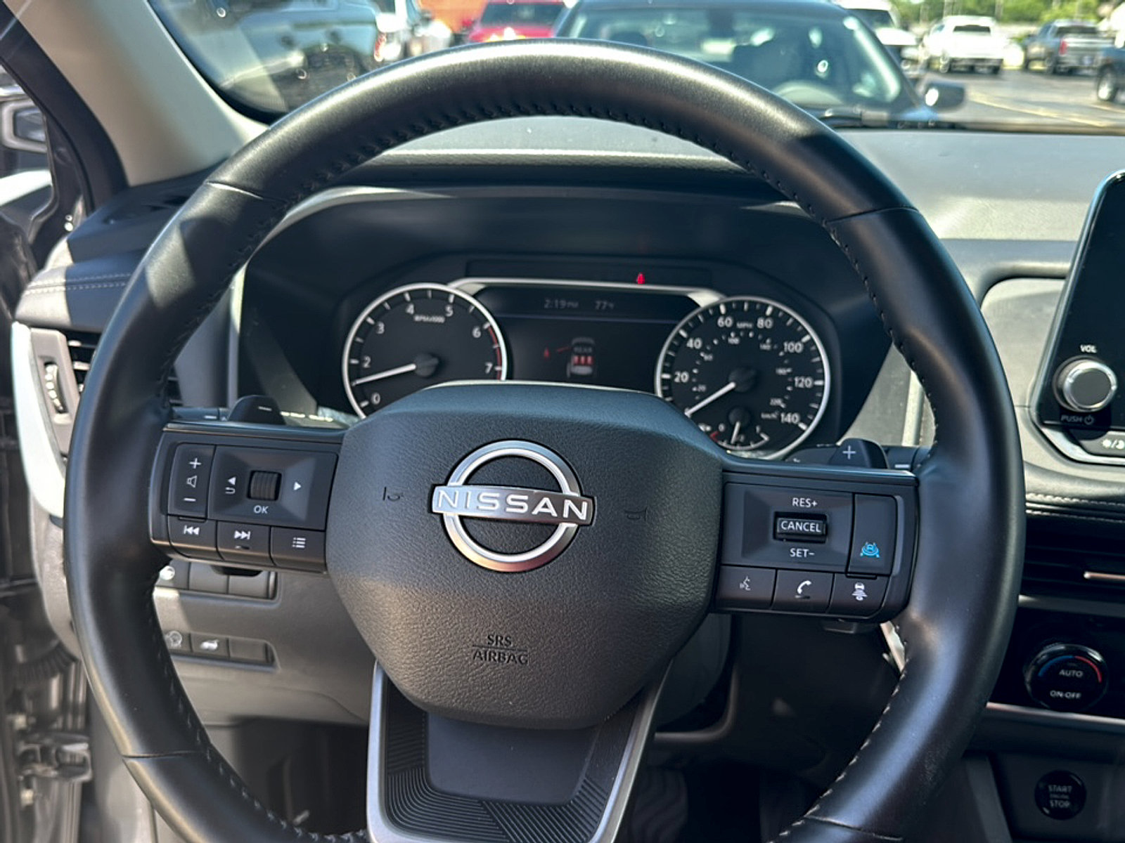 Used 2025 Nissan Rogue SV AWD/4WD image 10