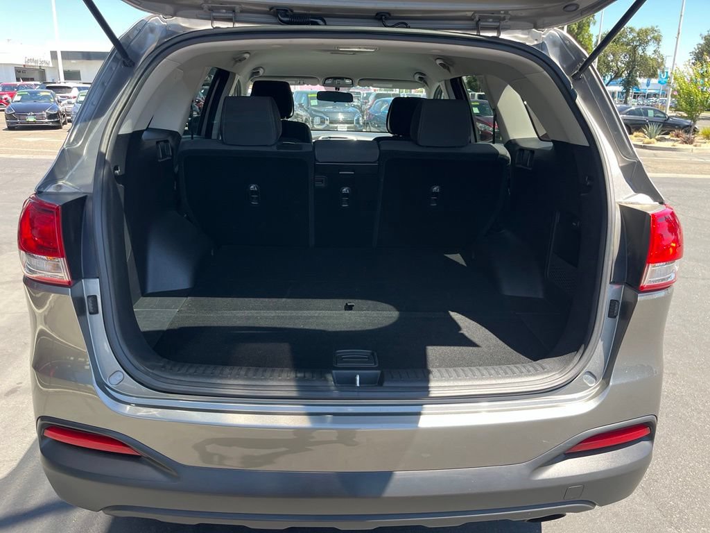 Used 2016 Kia Sorento FWD image 4