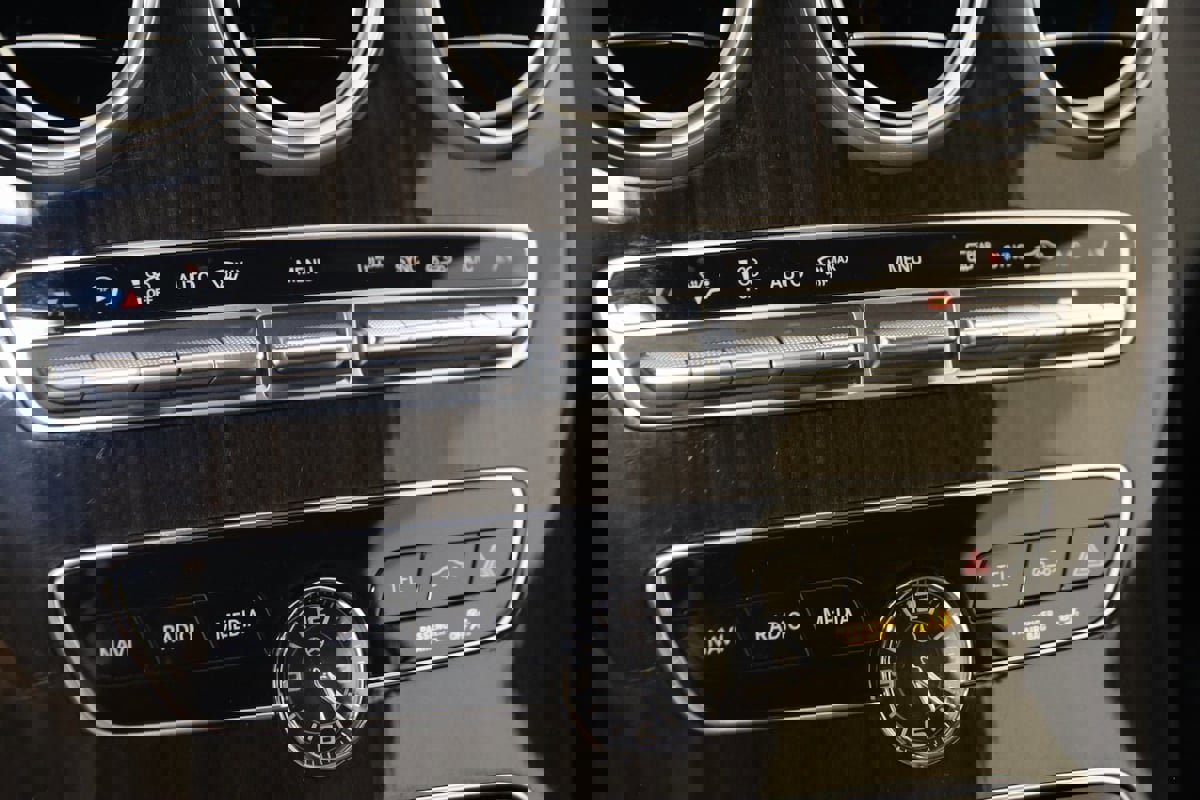 Used 2021 Mercedes-Benz C 300 4MATIC Cabriolet image 44