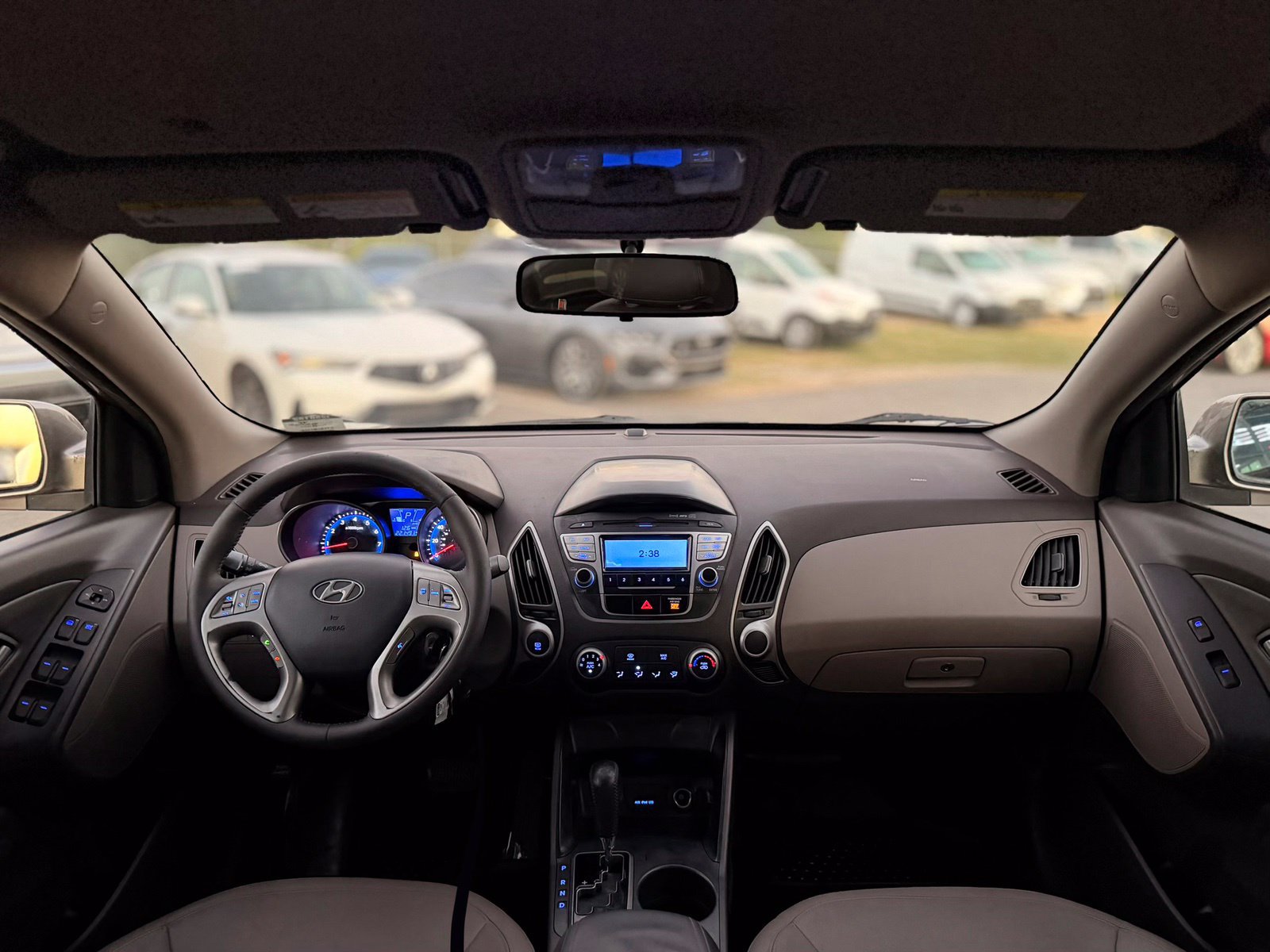 Used 2011 Hyundai Tucson GLS FWD image 2