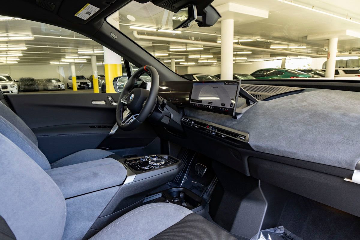 New 2026 BMW iX M70 image 30