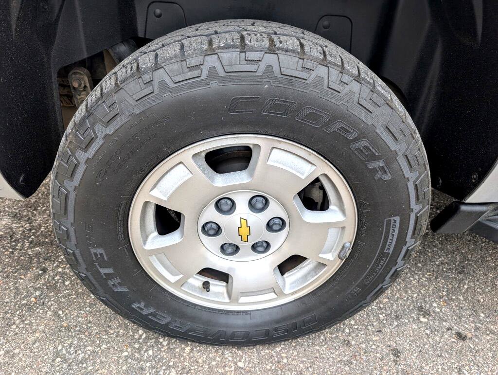 Used 2012 Chevrolet Suburban LT w/ Luxury Package image 20