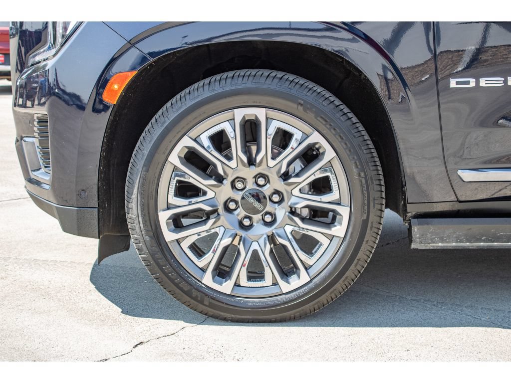 Used 2023 GMC Yukon Denali Ultimate AWD/4WD image 5