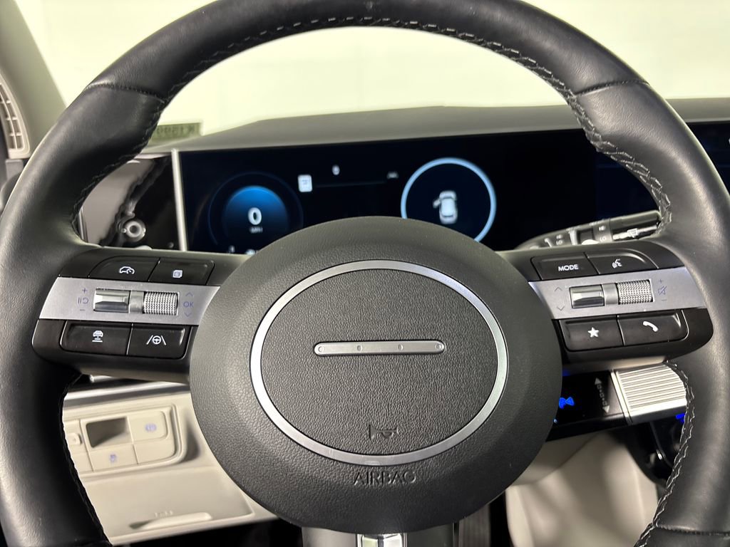 Used 2025 Hyundai Tucson Limited image 15