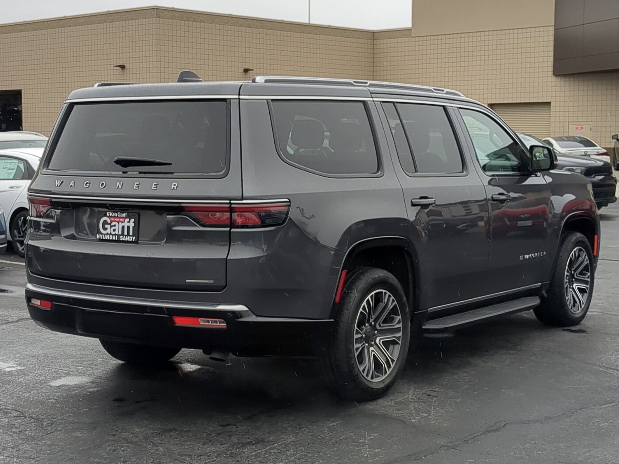 Used 2024 Jeep Wagoneer Series II image 3