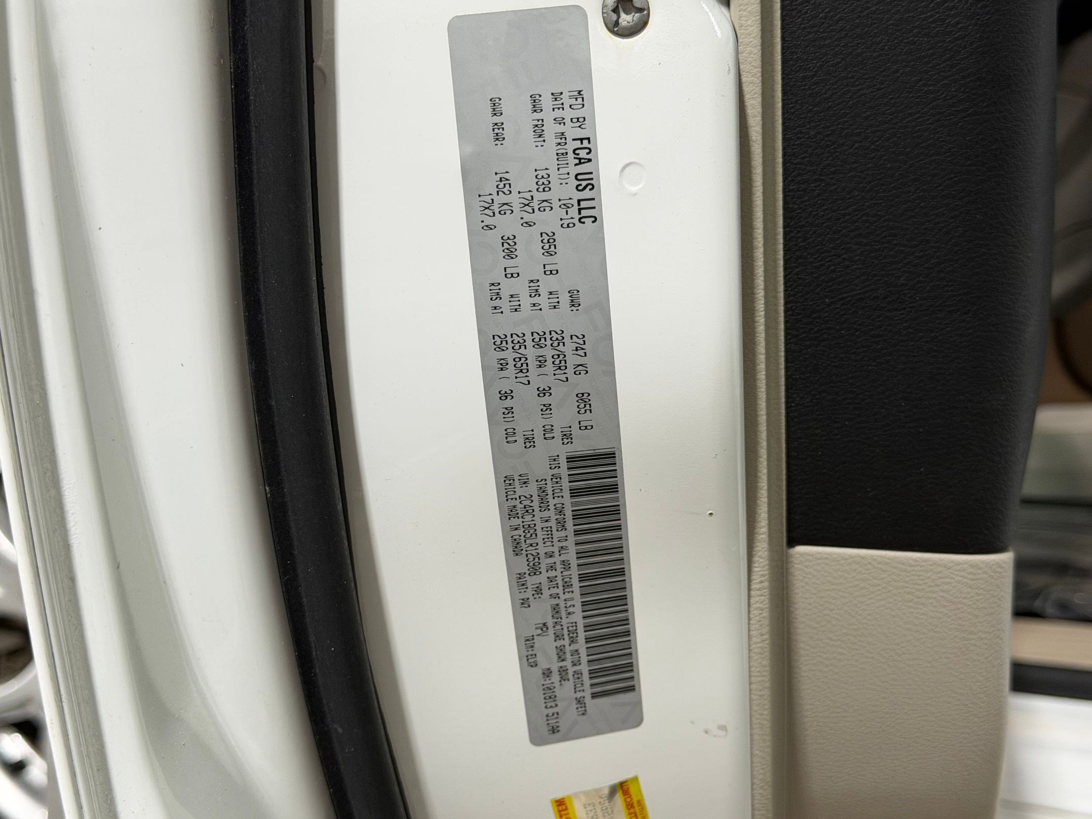 Used 2020 Chrysler Pacifica Touring-L FWD image 47