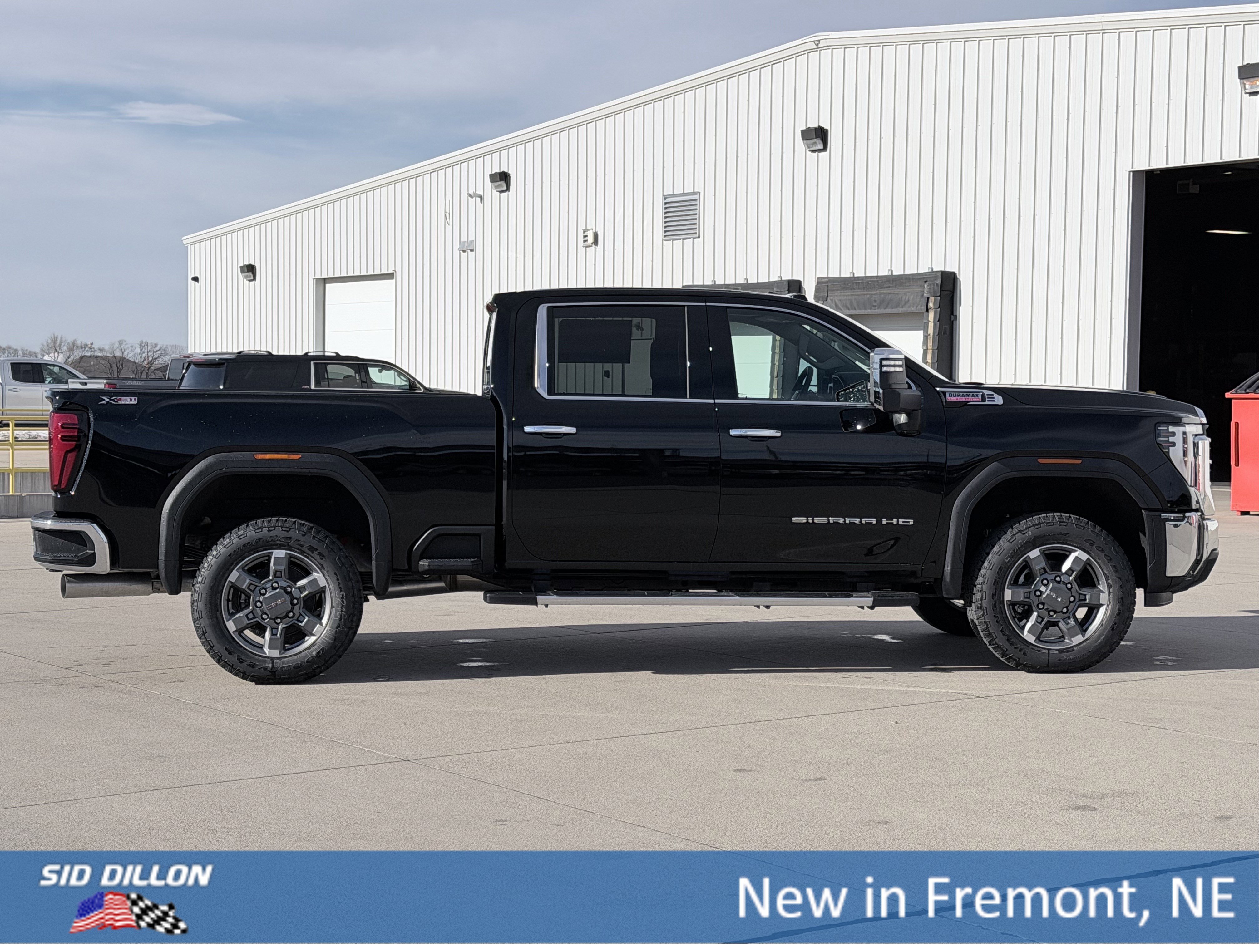 New 2026 GMC Sierra 2500 SLT w/ SLT Premium Package AWD/4WD image 3
