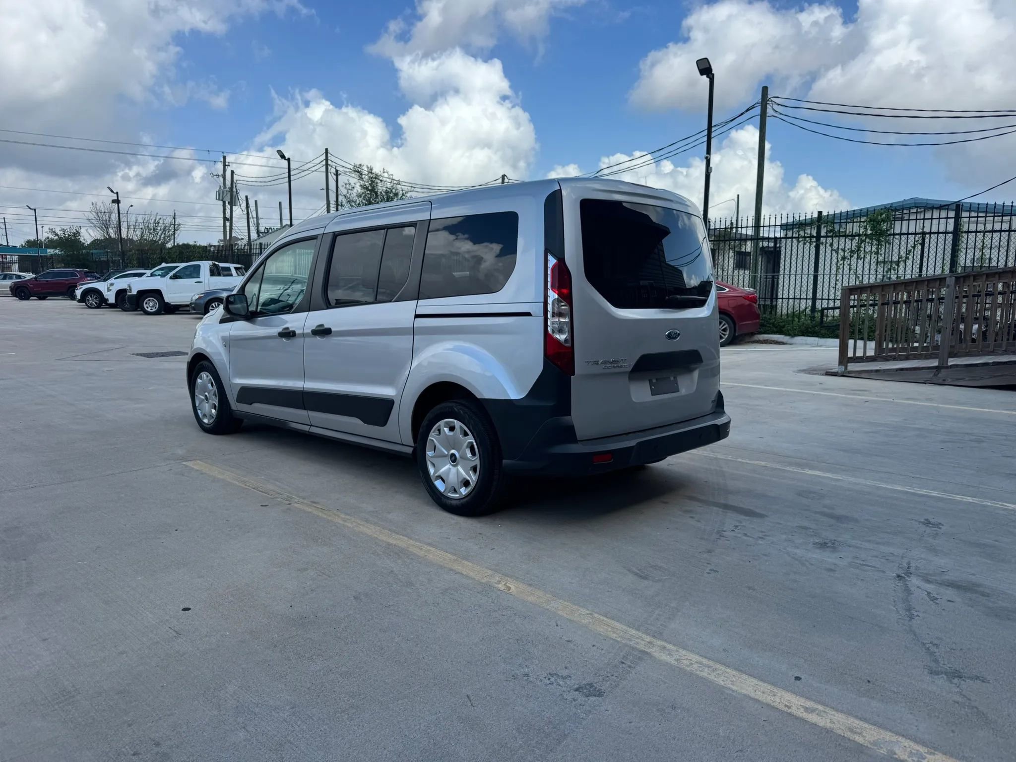 Used 2017 Ford Transit Connect XL FWD image 5