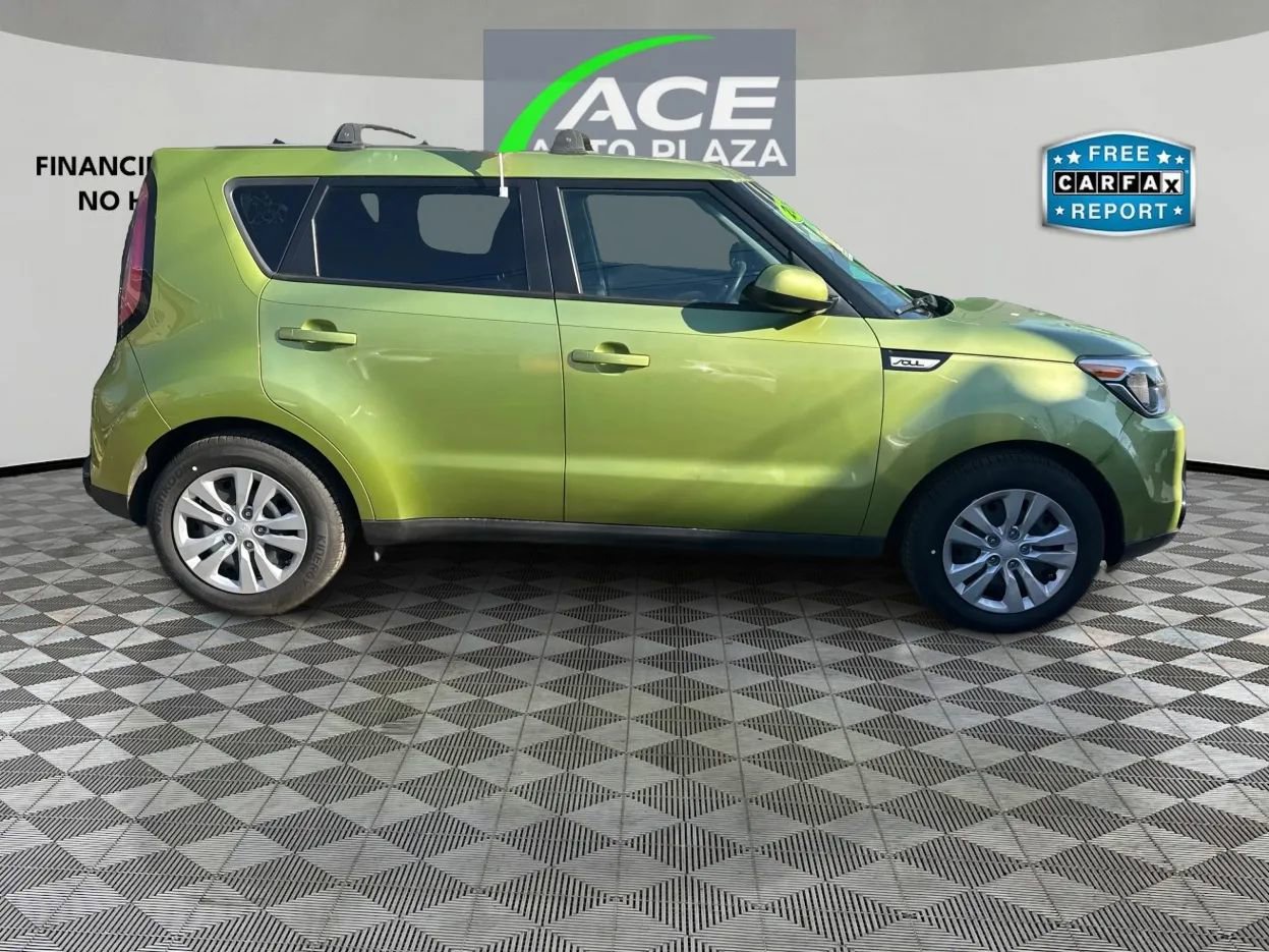 Used 2016 Kia Soul + FWD image 4