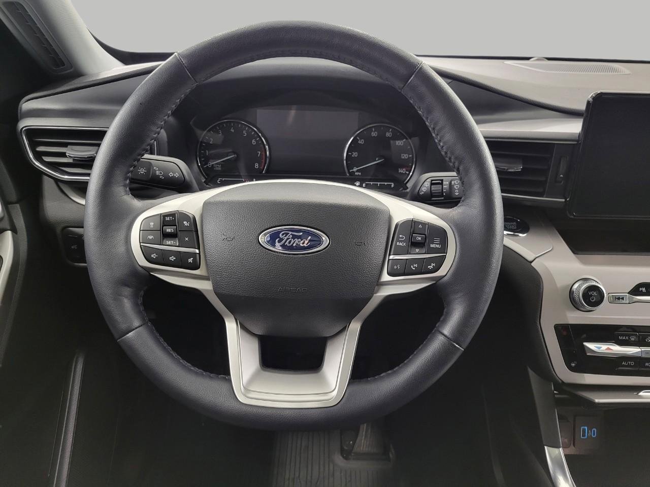 Used 2023 Ford Explorer XLT w/ Equipment Group 202A AWD/4WD image 6