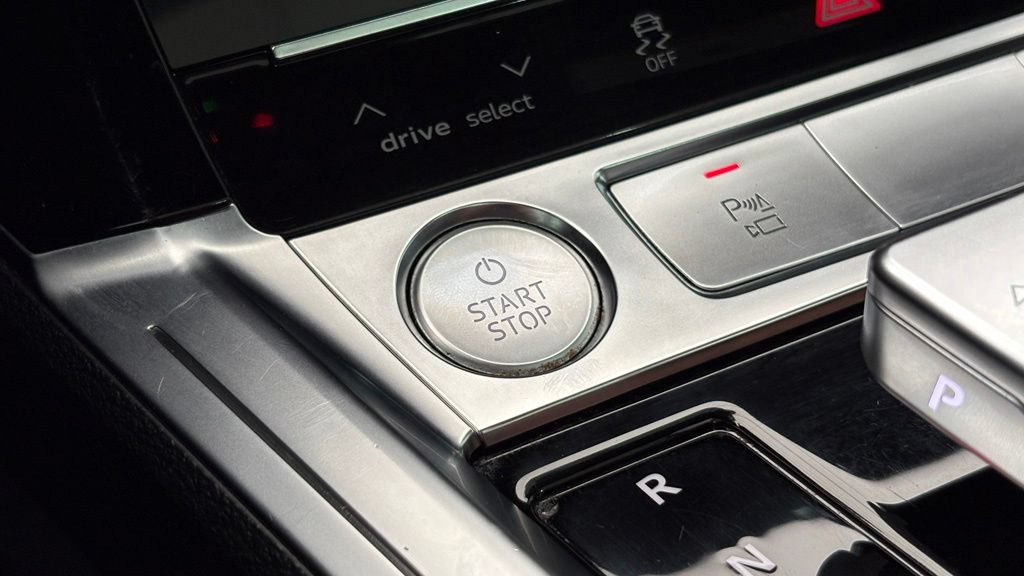 Used 2019 Audi e-tron Prestige AWD/4WD image 38