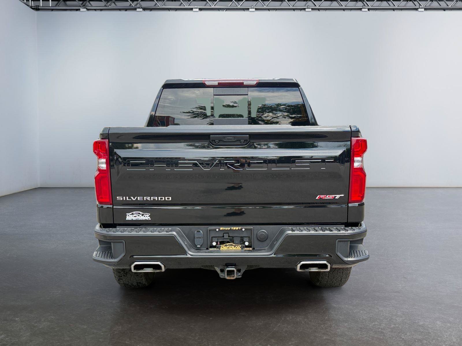 Used 2024 Chevrolet Silverado 1500 RST w/ Convenience Package II AWD/4WD image 4