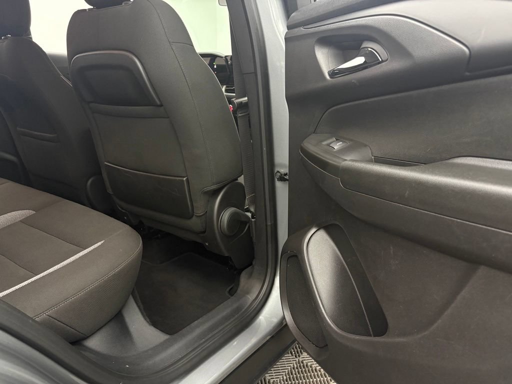 Used 2025 Chevrolet TrailBlazer LT FWD image 28