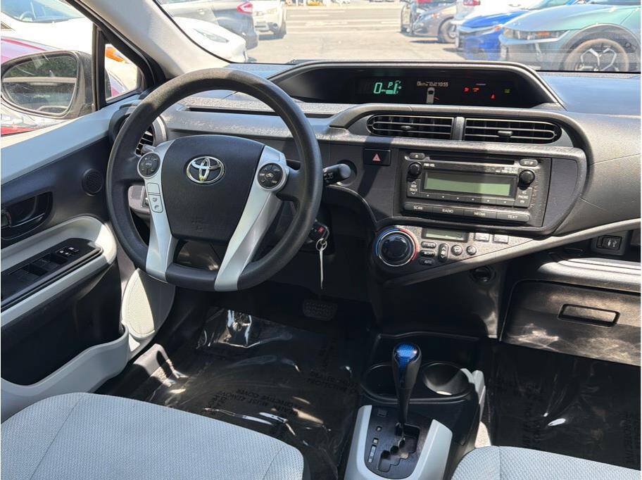 Used 2013 Toyota Prius C One FWD image 5
