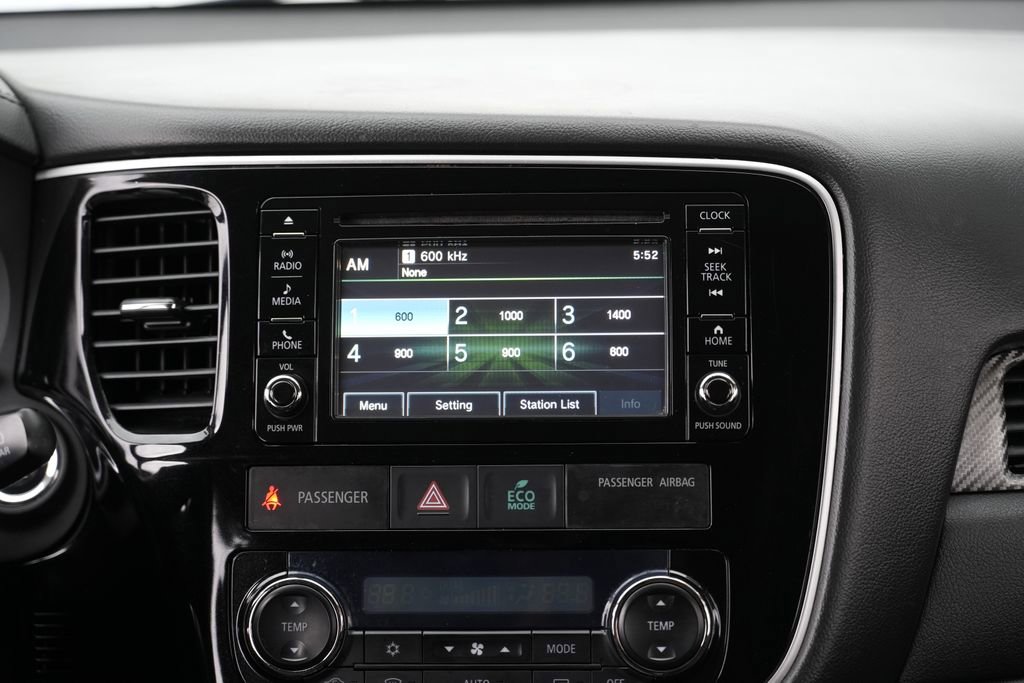 Used 2016 Mitsubishi Outlander SE AWD/4WD image 37