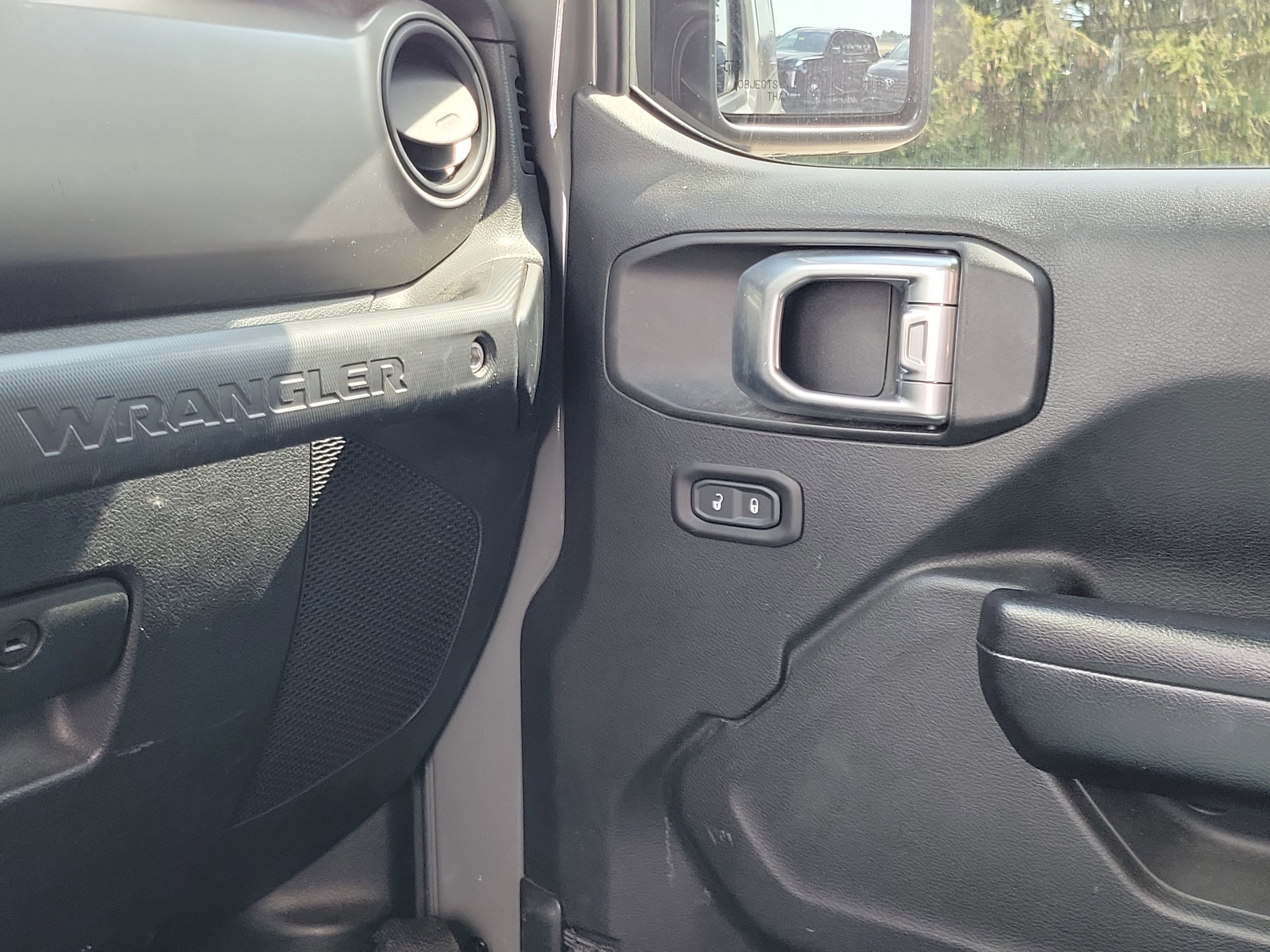 Used 2019 Jeep Wrangler Sport image 29