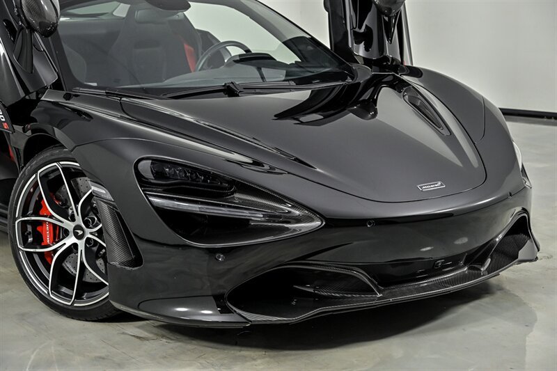 Used 2019 McLaren 720S Spider RWD image 2