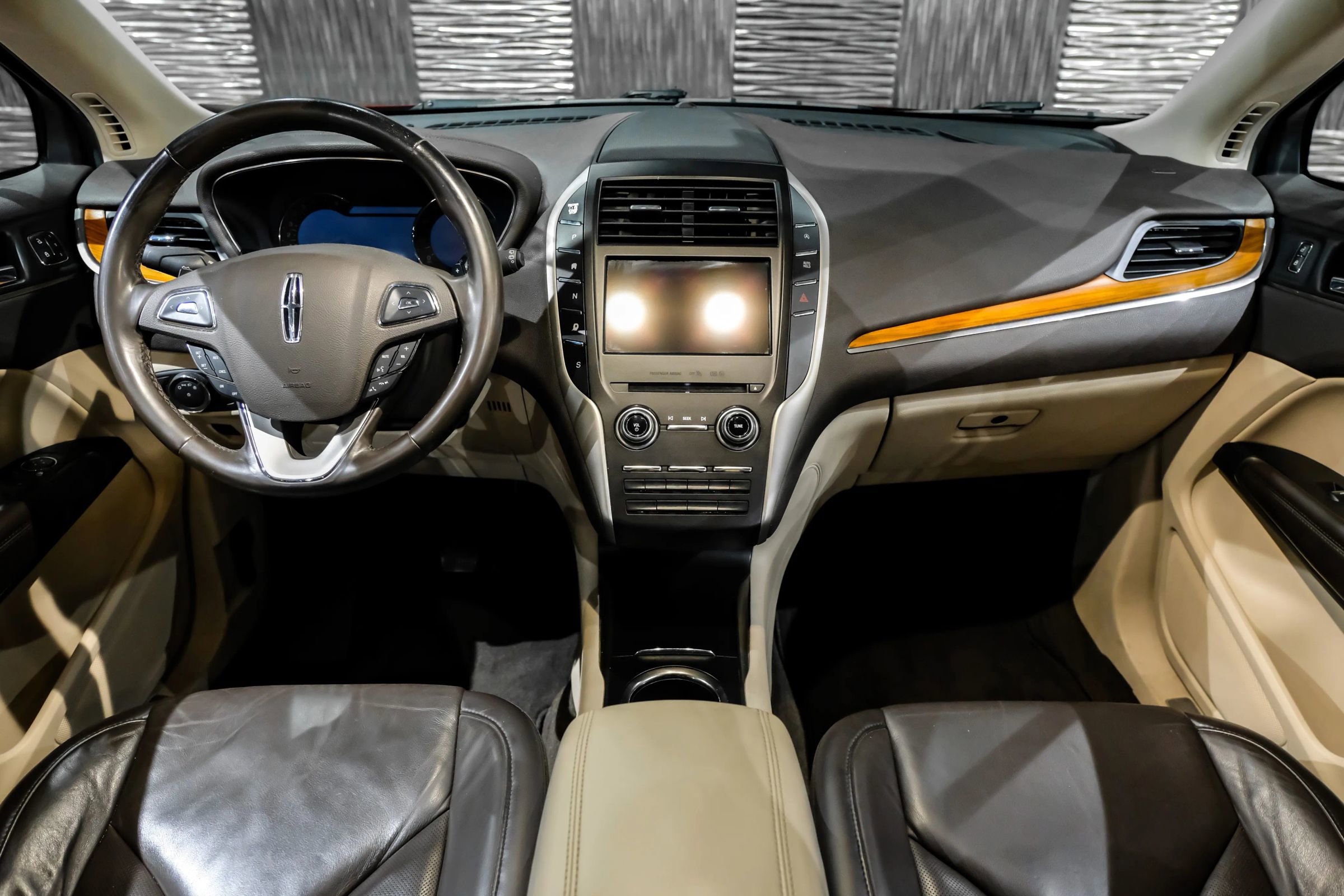 Used 2017 Lincoln MKC Select w/ Select Plus Package image 16