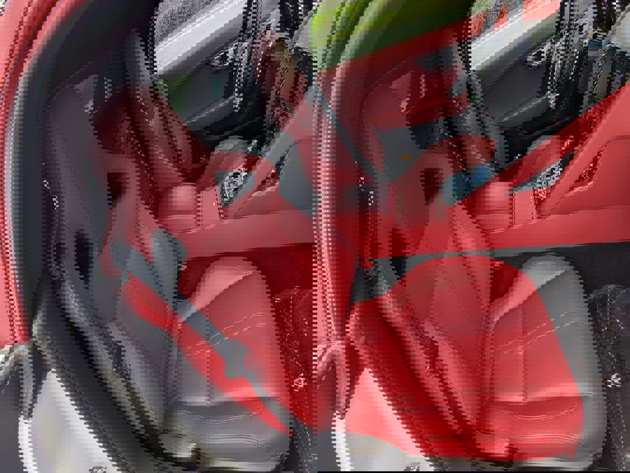 Used 2017 Jaguar F-TYPE R image 24