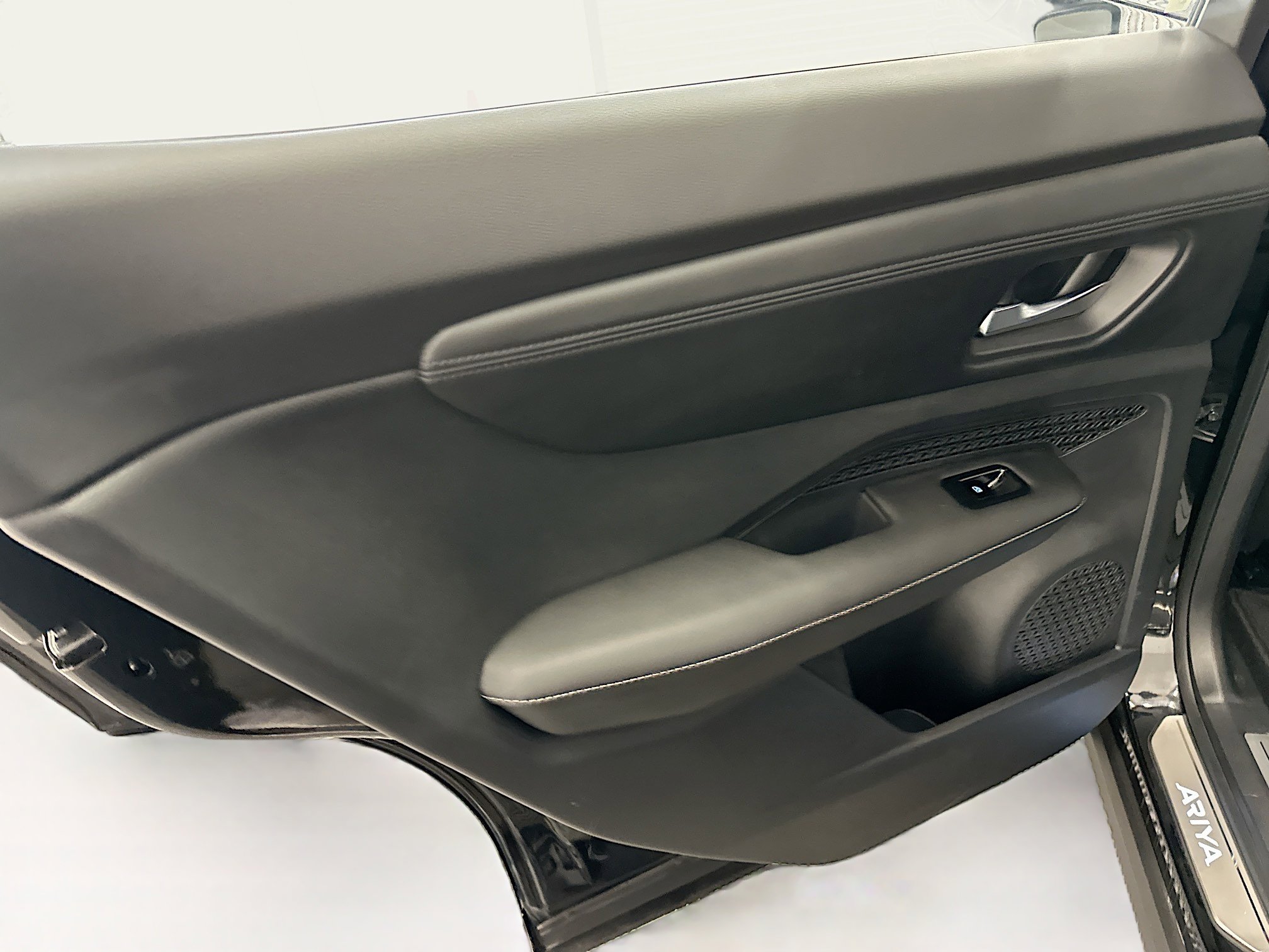 Used 2024 Nissan Ariya AWD image 27