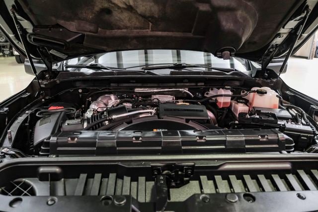 Used 2022 GMC Sierra 3500 Denali w/ Denali Black Diamond Edition image 8