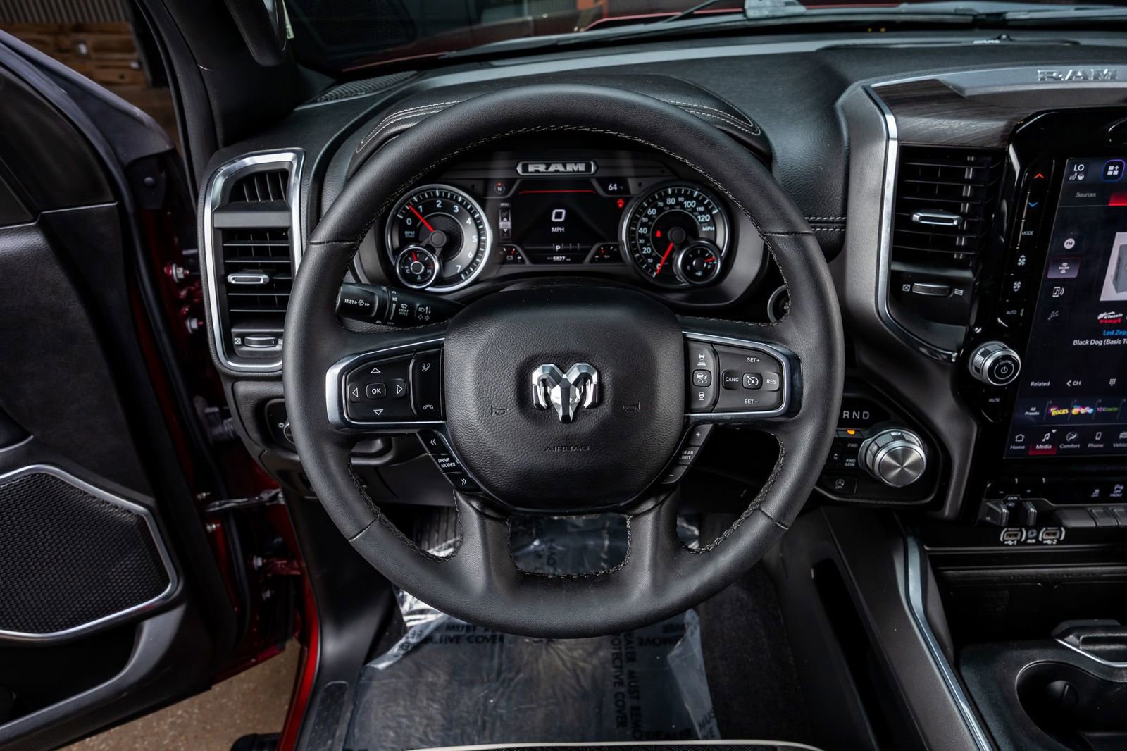 Used 2025 RAM 1500 Laramie w/ Laramie Southwest Edition image 19