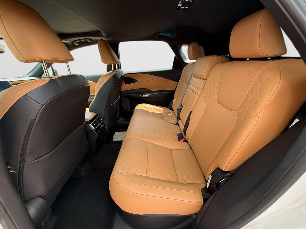 Used 2023 Lexus RX 350 Premium w/ Accessory Package AWD/4WD image 10