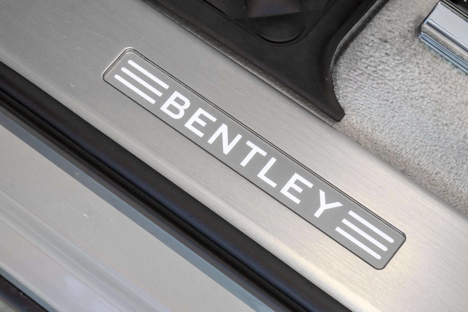 Used 2022 Bentley Bentayga AWD/4WD image 23