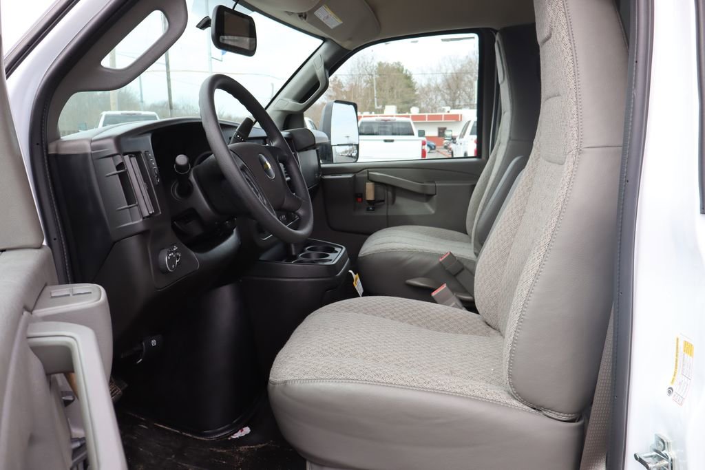 New 2026 Chevrolet Express 3500 w/ Power Convenience Package image 7