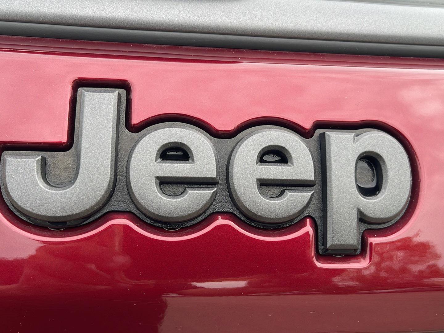 Used 2022 Jeep Compass Trailhawk w/ Trailhawk Convenience Group AWD/4WD image 34