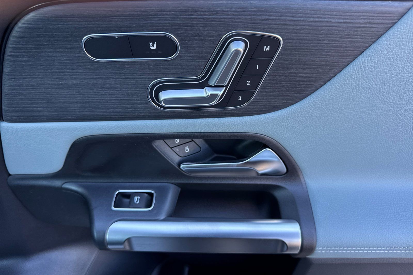 New 2026 Mercedes-Benz GLB 250 image 32