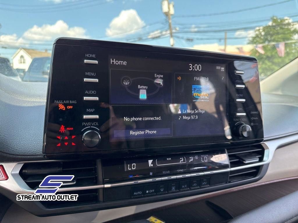 Used 2022 Toyota Sienna LE image 40