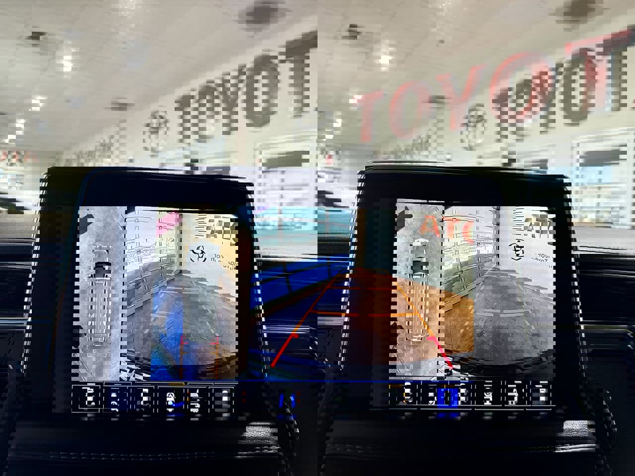 Used 2024 Chevrolet Tahoe Z71 w/ Luxury Package image 18