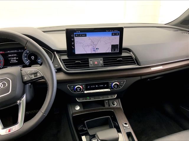 Used 2025 Audi Q5 e Premium Plus w/ Premium Plus Package image 15