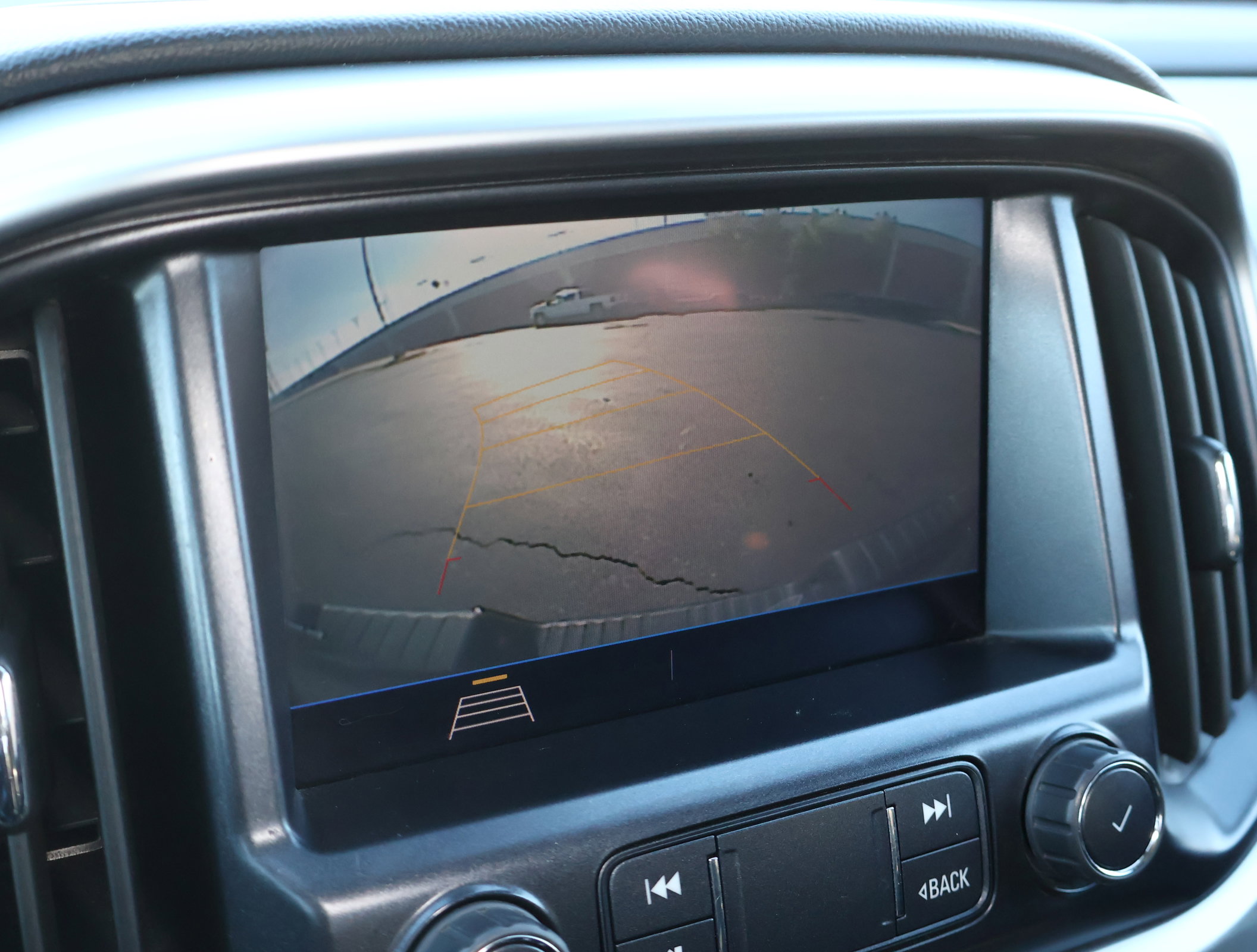 Used 2022 Chevrolet Colorado LT w/ Fleet Safety Package image 5