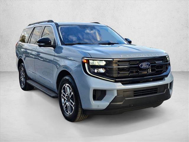 Used 2025 Ford Expedition Active RWD image 3