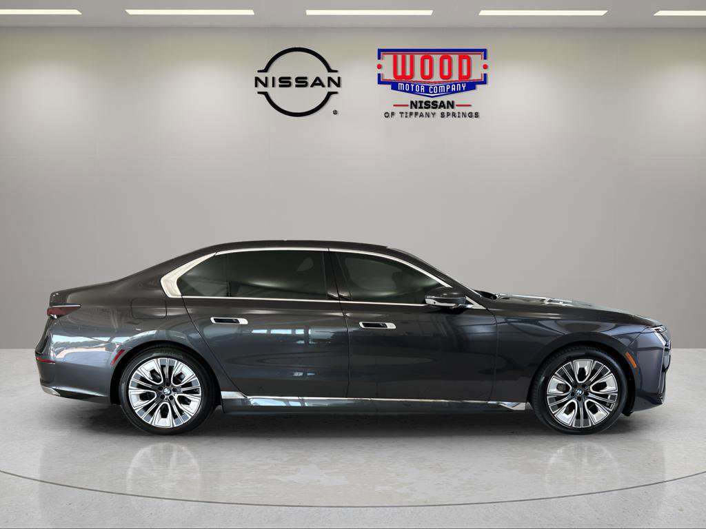 Used 2023 BMW i7 xDrive60 image 2