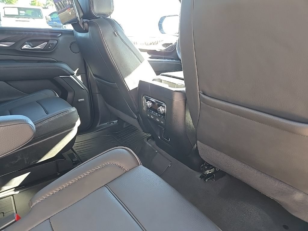 Used 2024 GMC Yukon XL Denali w/ Advanced Technology Package AWD/4WD image 89