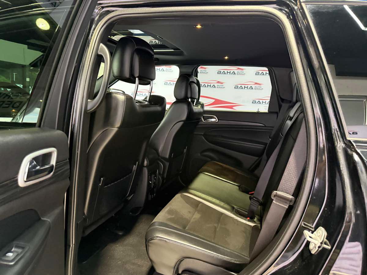 Used 2021 Jeep Grand Cherokee Laredo X AWD/4WD image 35