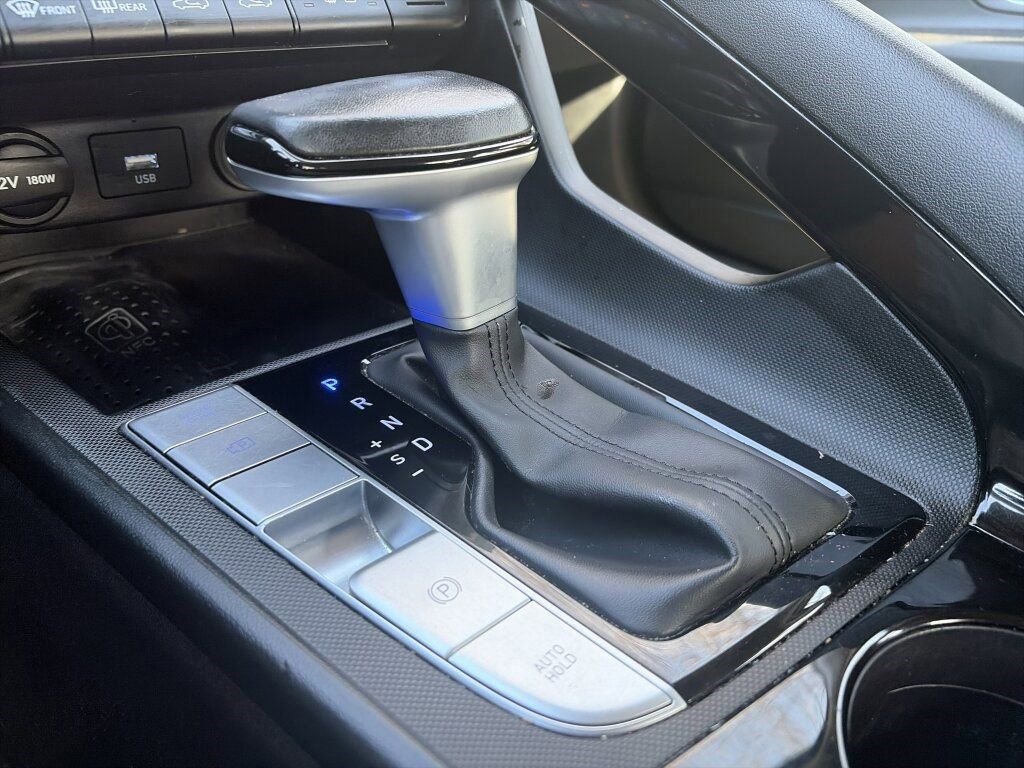 Used 2023 Hyundai Elantra Limited image 15