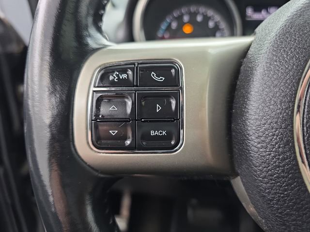 Used 2012 Jeep Grand Cherokee Laredo w/ Laredo E Group image 28