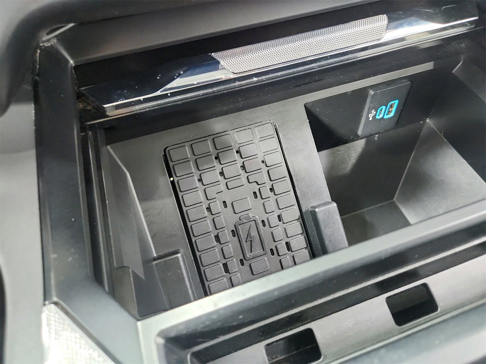 Used 2024 Ford F250 Lariat w/ Sport Appearance Package image 32