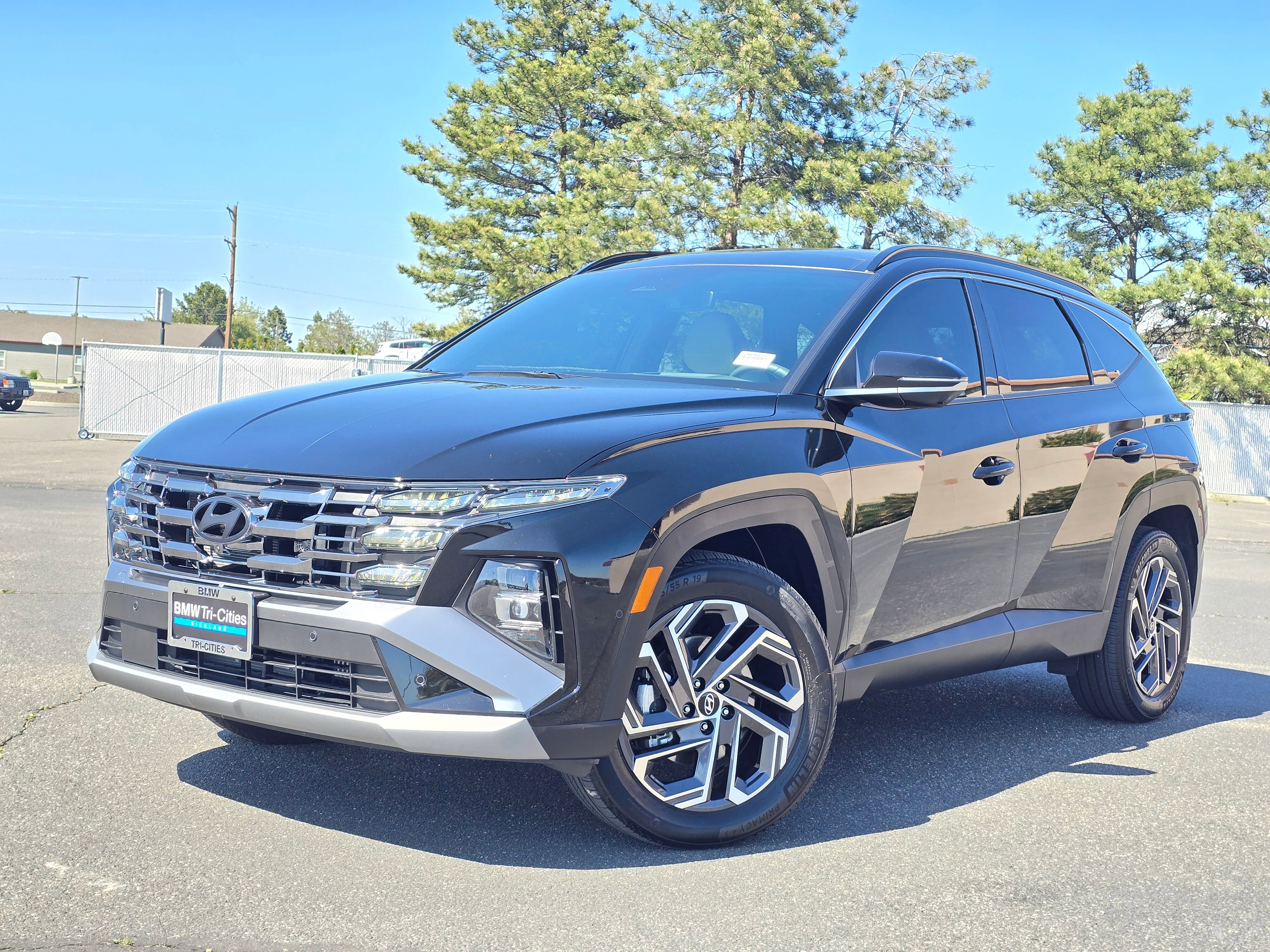 Used 2025 Hyundai Tucson Limited AWD/4WD image 32