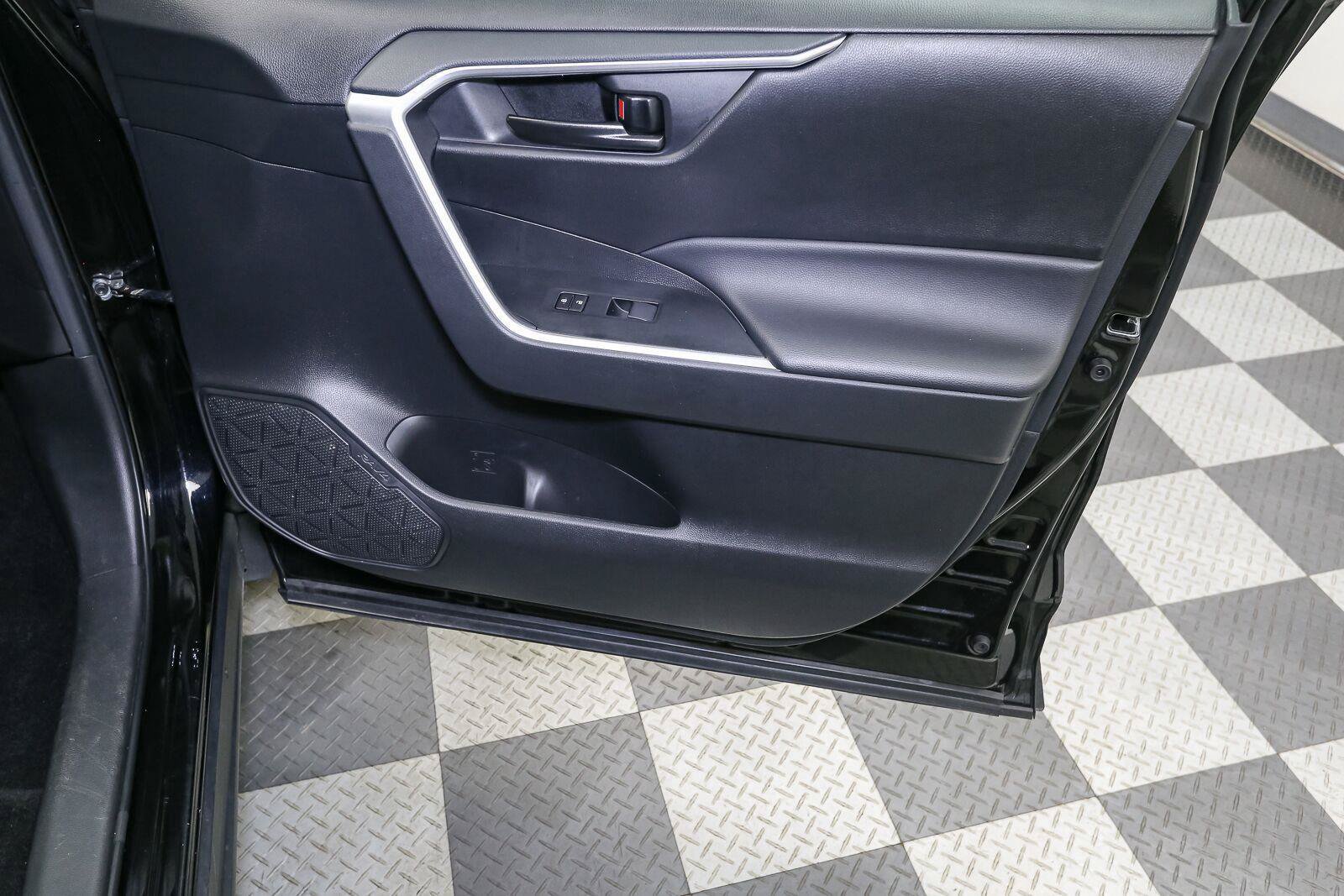Certified 2024 Toyota RAV4 LE AWD/4WD image 21