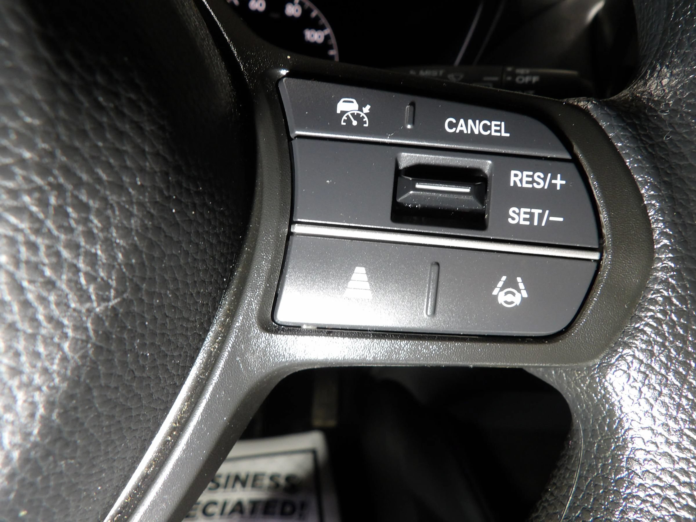 Used 2025 Honda HR-V LX image 17
