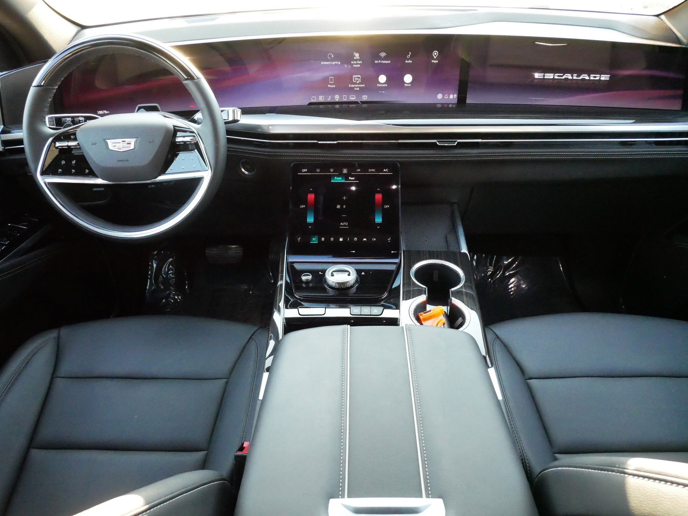 Certified 2025 Cadillac Escalade Luxury w/ LPO, Floor Liner Package image 10