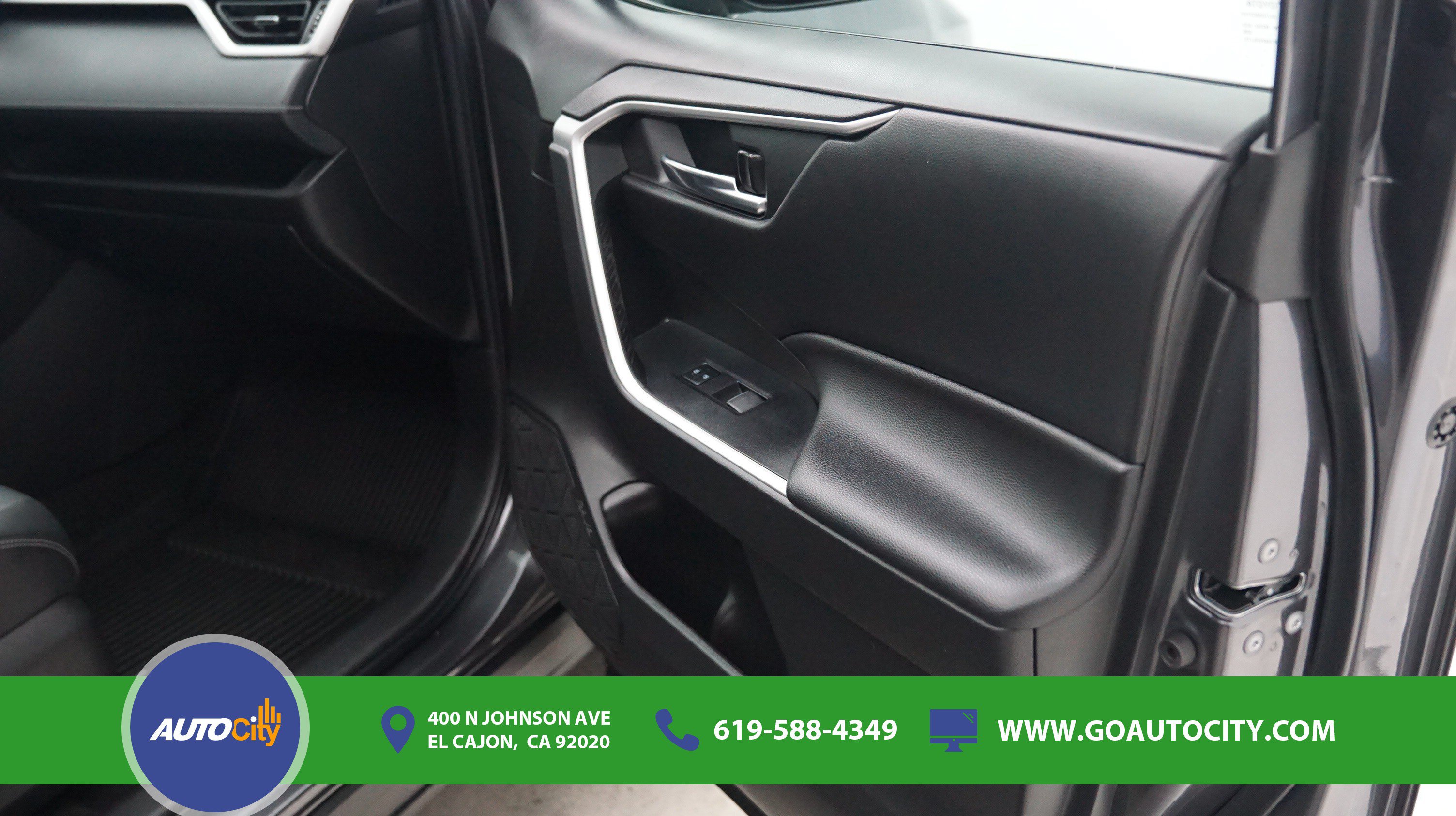 Used 2022 Toyota RAV4 XLE Premium FWD image 16