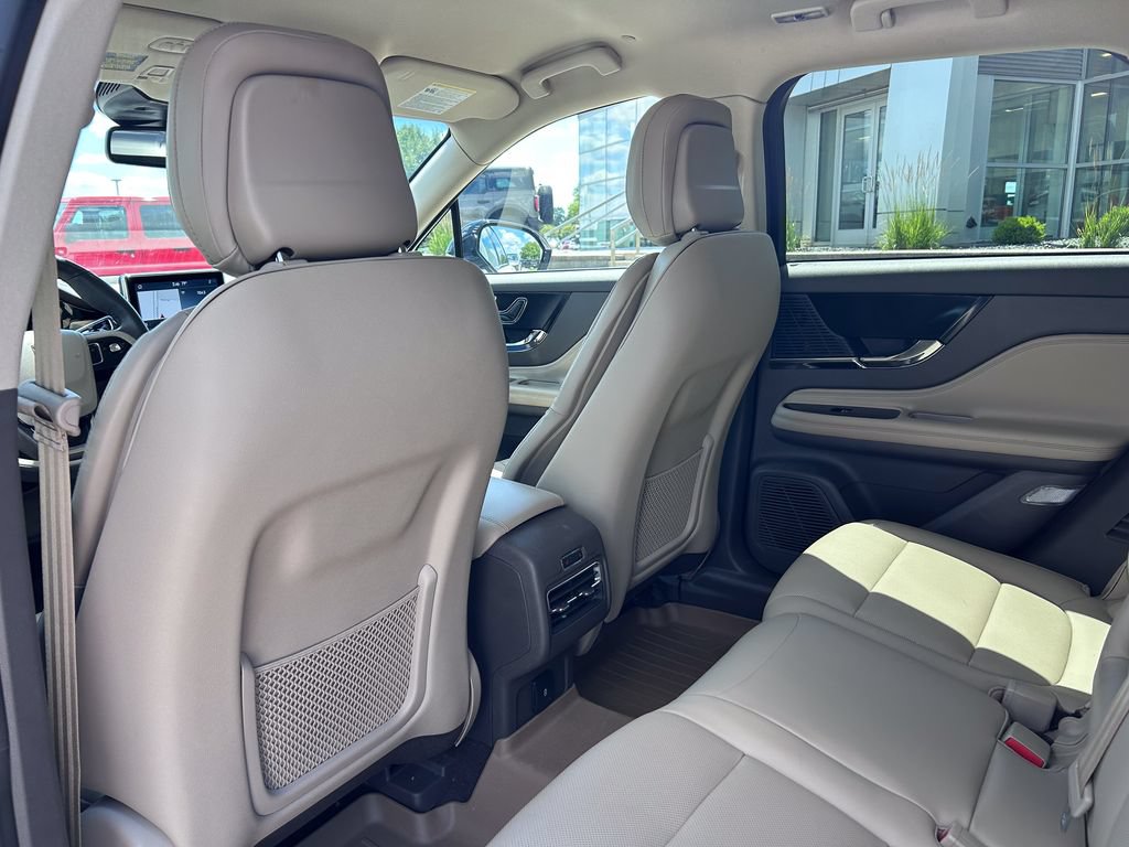 Used 2020 Lincoln Corsair AWD w/ Equipment Group 101A image 14